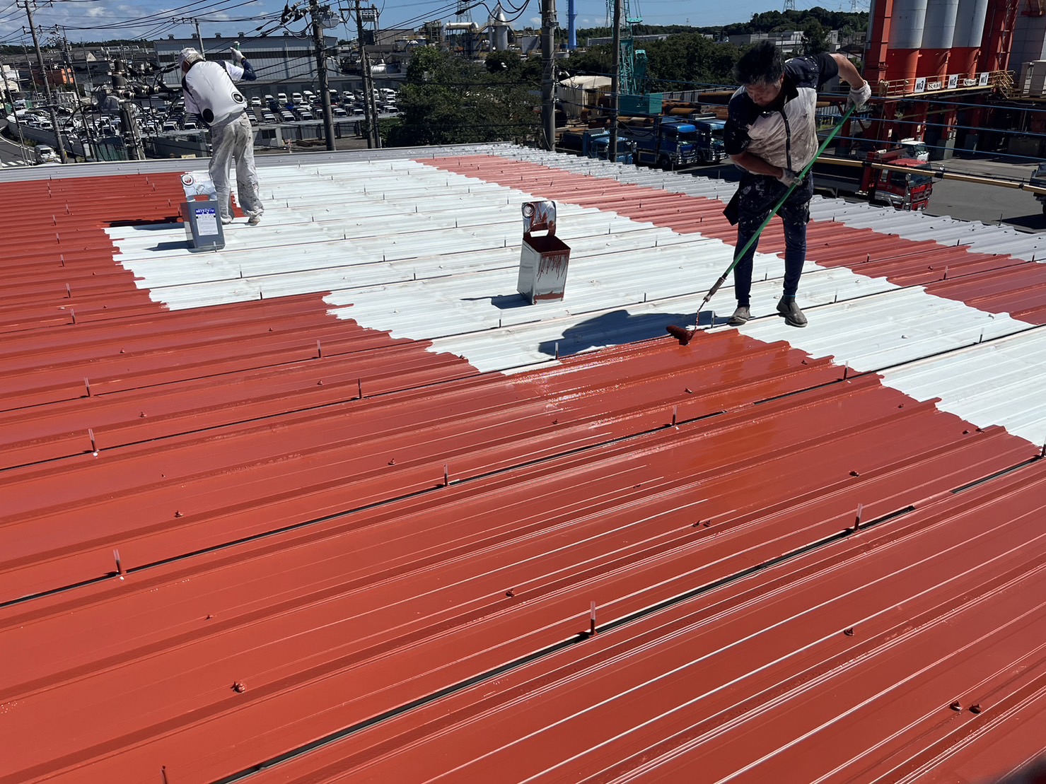 工場屋根塗装（特殊塗膜防水塗装工事）　その①